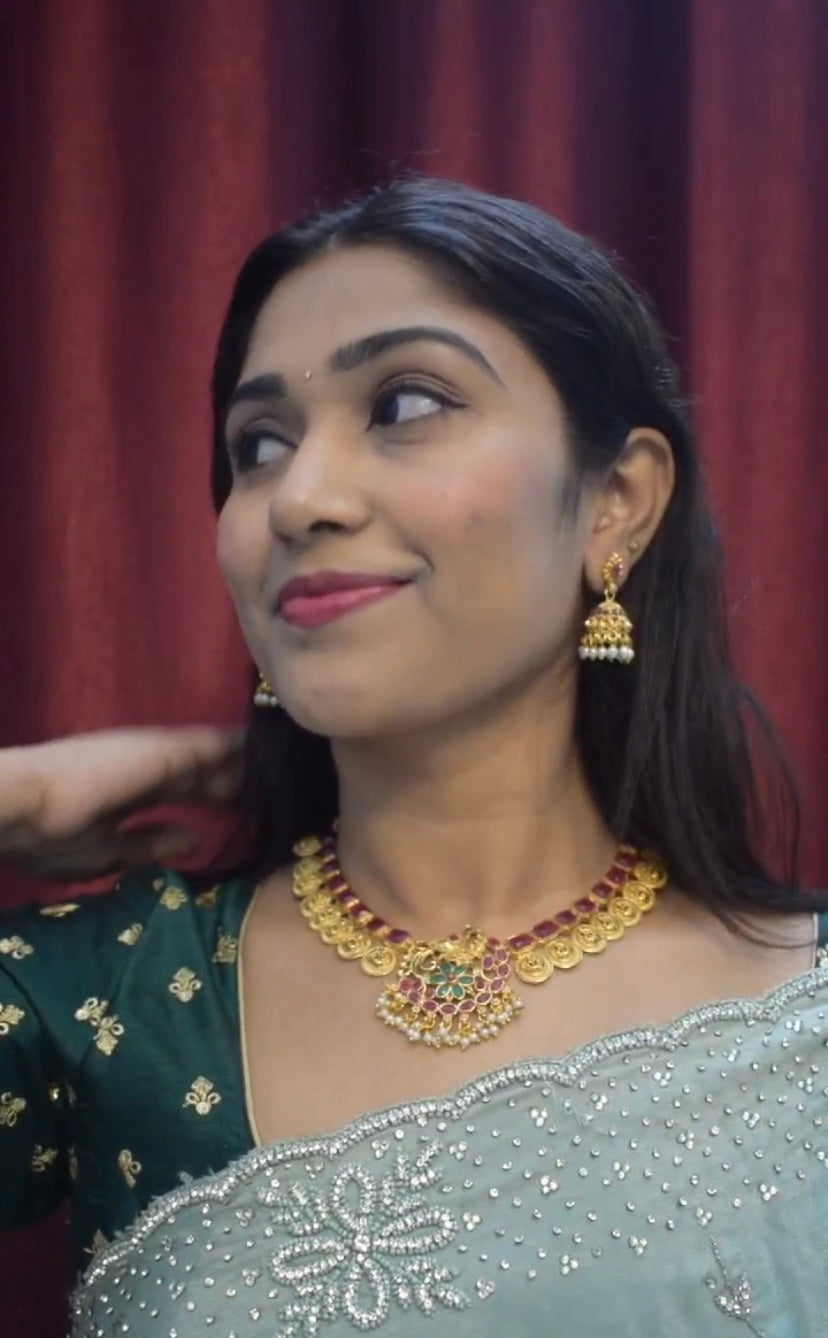 Kempu Lakshmi gold stone set