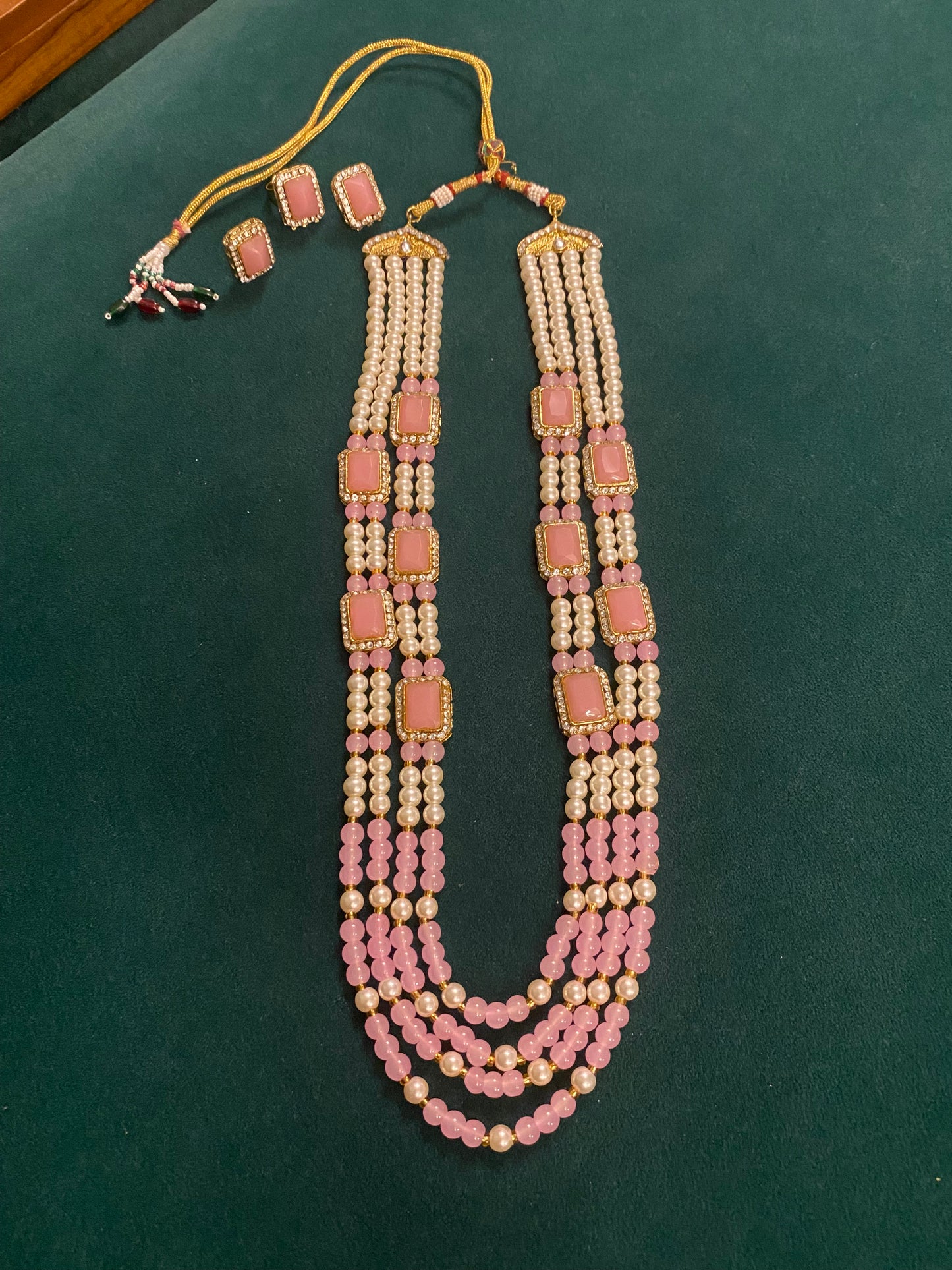 White & pink layered Pearl necklace