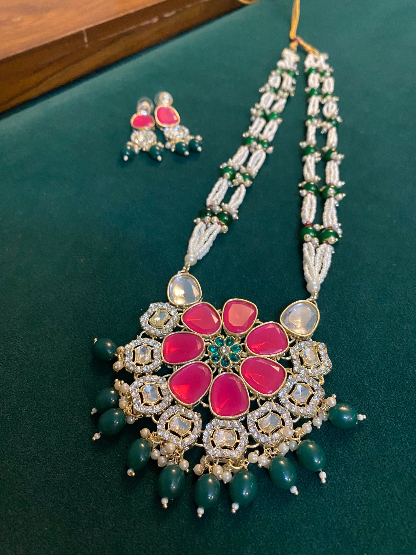 Pearl Kundan set