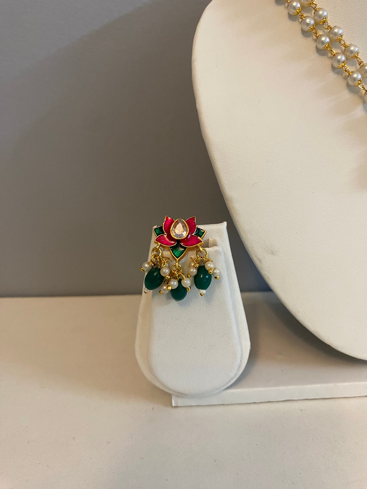 Green beads Lotus choker set