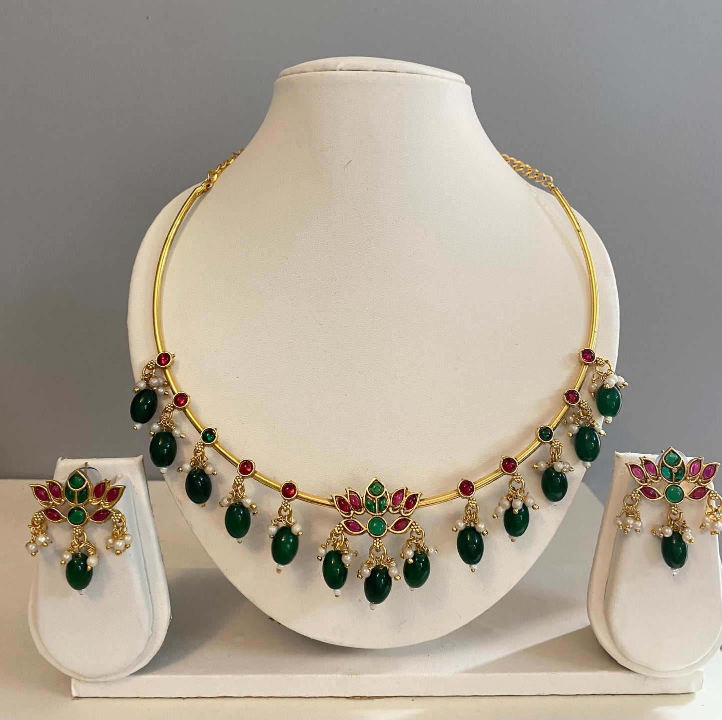 -Green beads lotus set