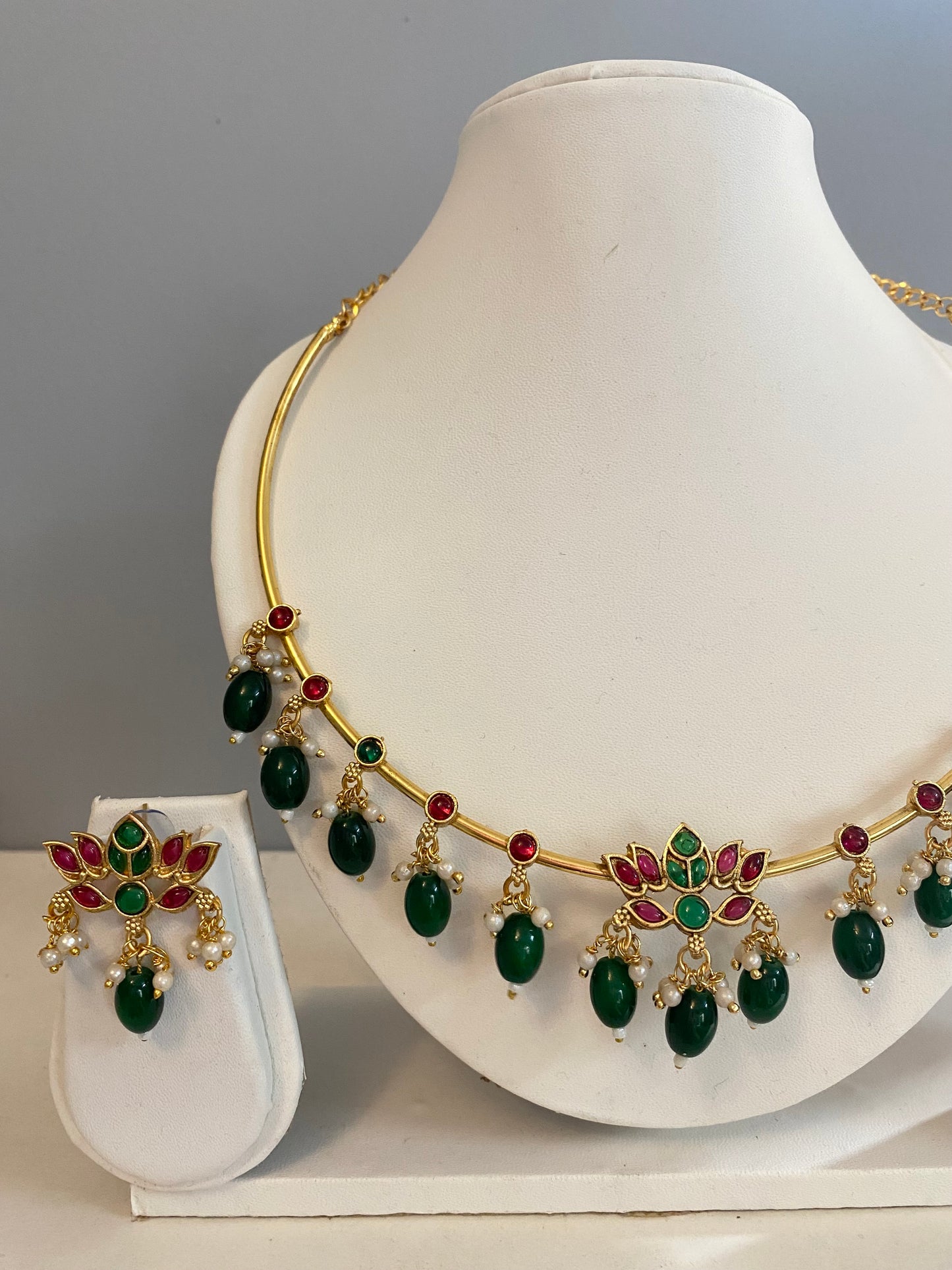 -Green beads lotus set