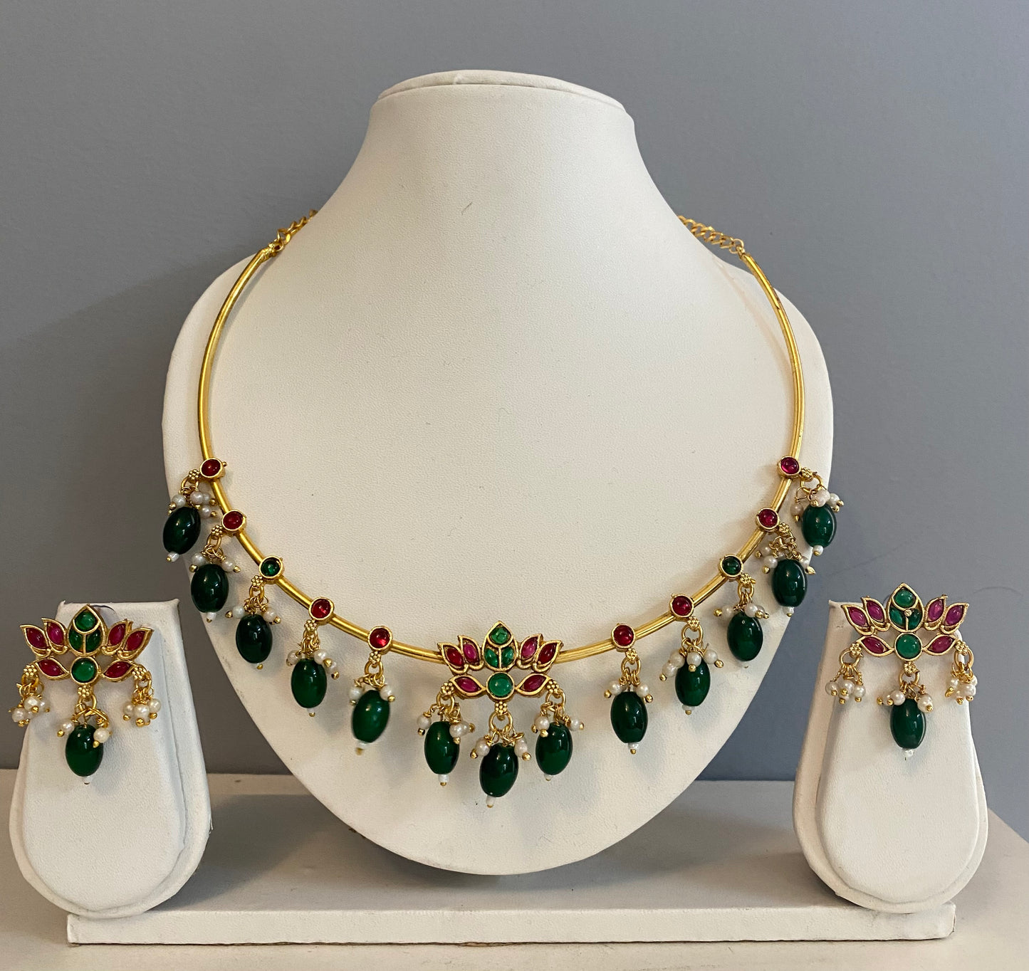 -Green beads lotus set