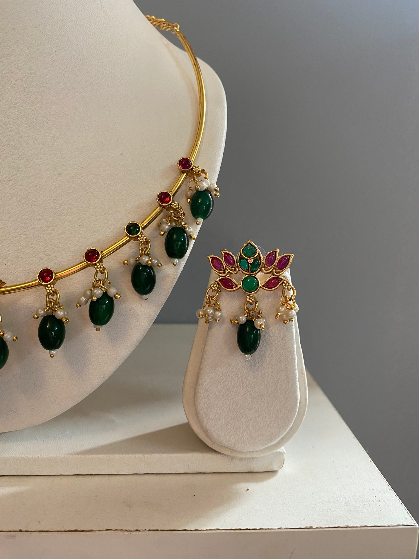 -Green beads lotus set