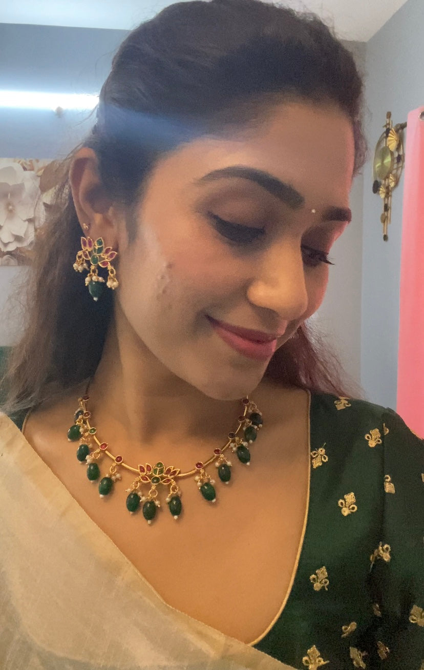 -Green beads lotus set