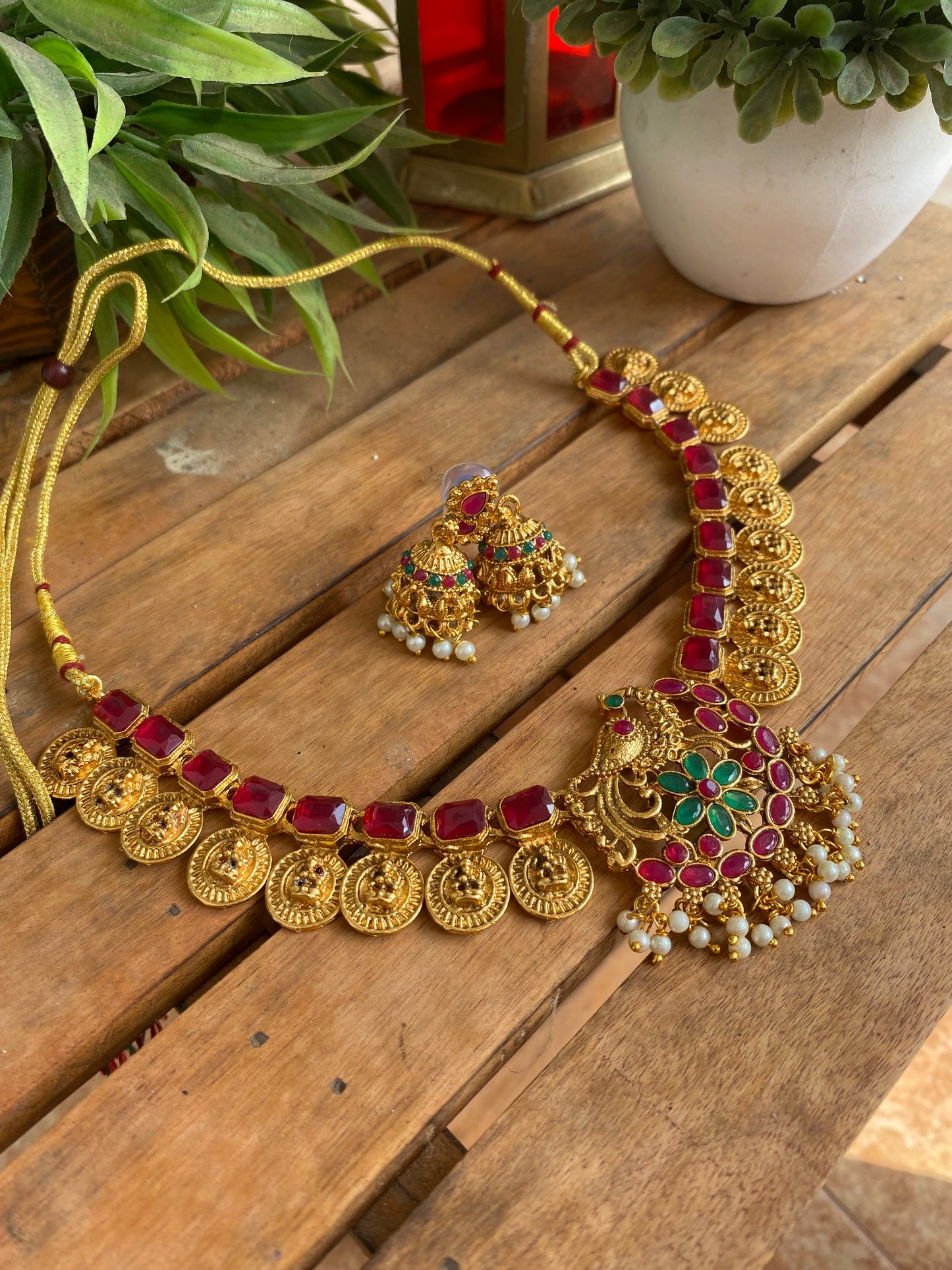 Lakshmi gold stone set