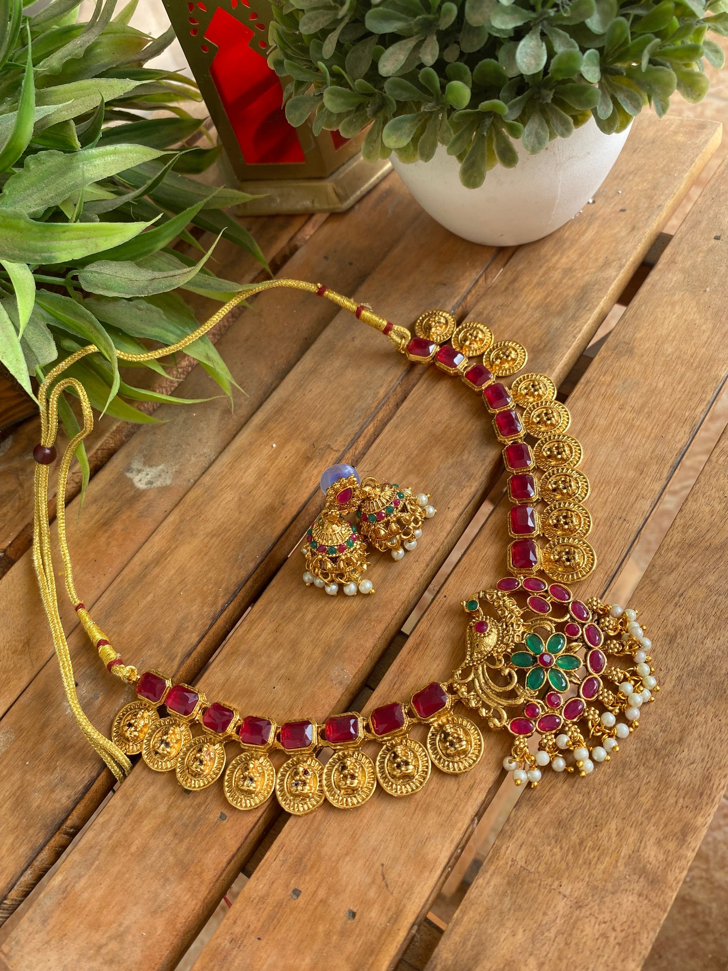 Lakshmi gold stone set